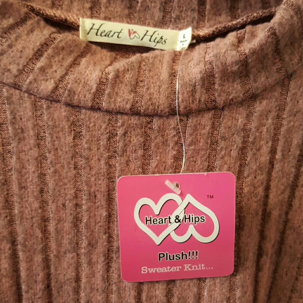 Heart and Hips brand oversized sweater. NWT. - Picture 2 of 5